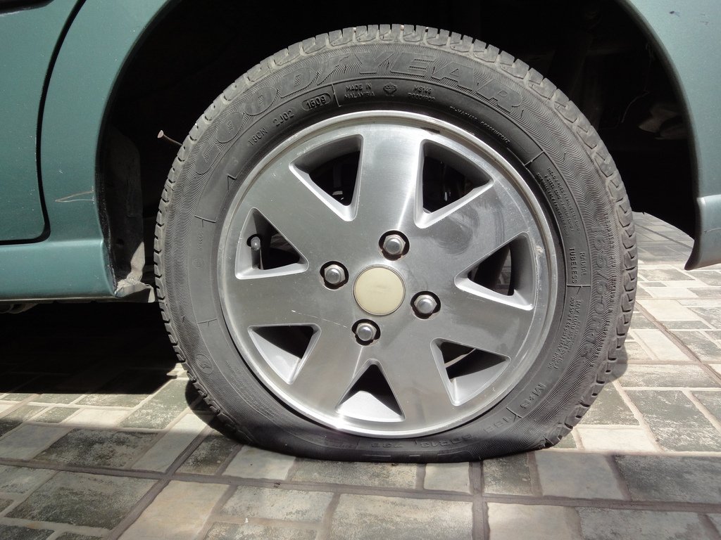 Cómo cambiar la rueda del coche de forma sencilla