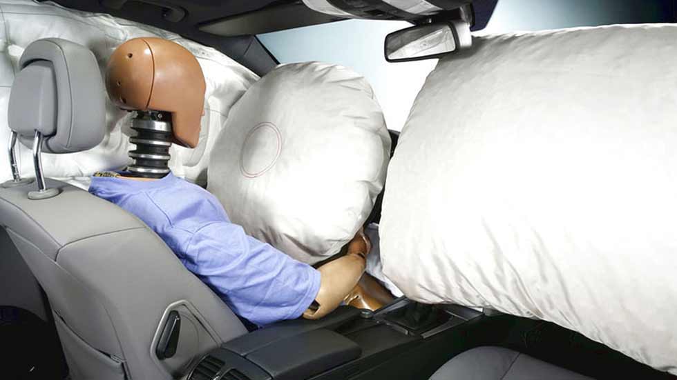 El airbag del coche: ¡Cuidado con los impactos en carretera!