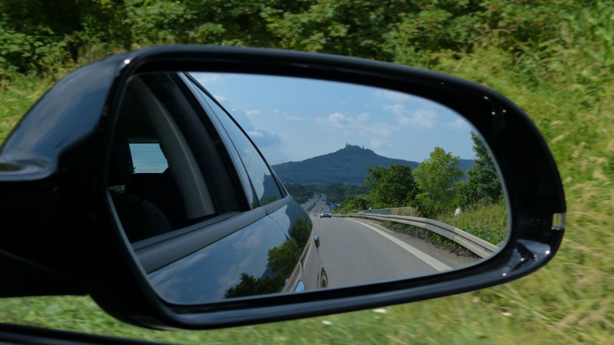 Uso de los retrovisores: ¡No pierdas de vista la carretera!