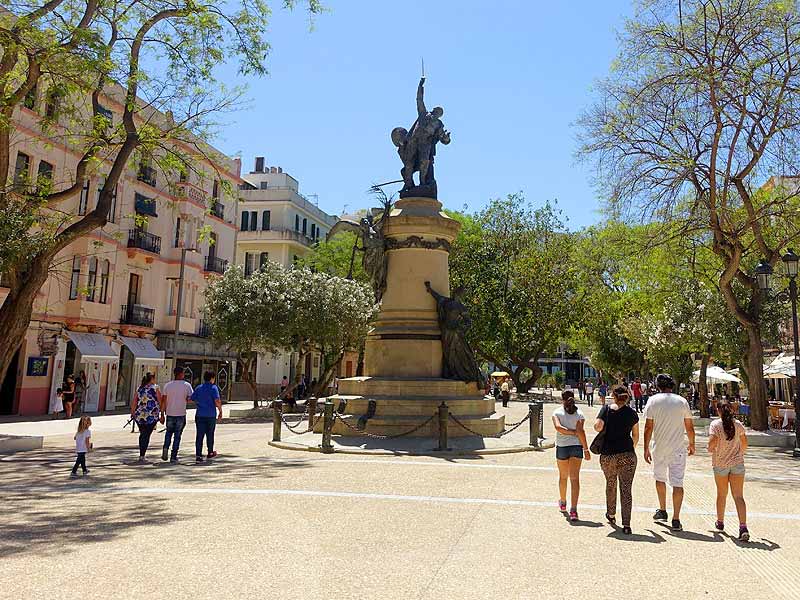 Ruta en coche por Ibiza: Más allá de la vida nocturna