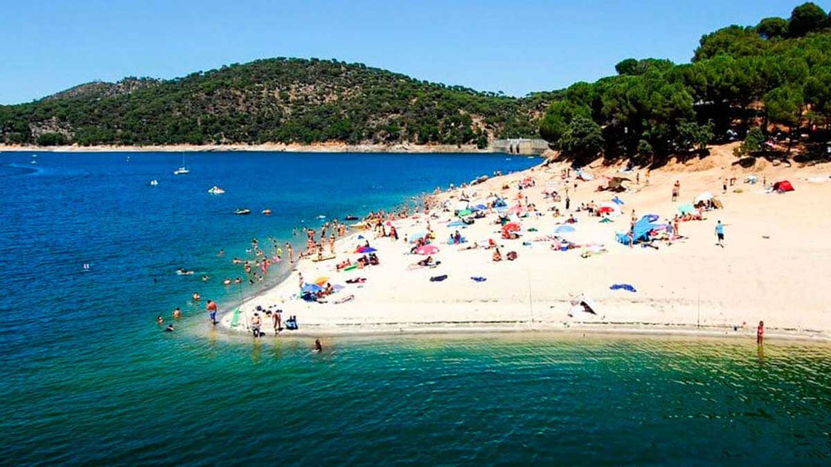 Pantano de San Juan: ¡Coge impulso y tírate al agua!