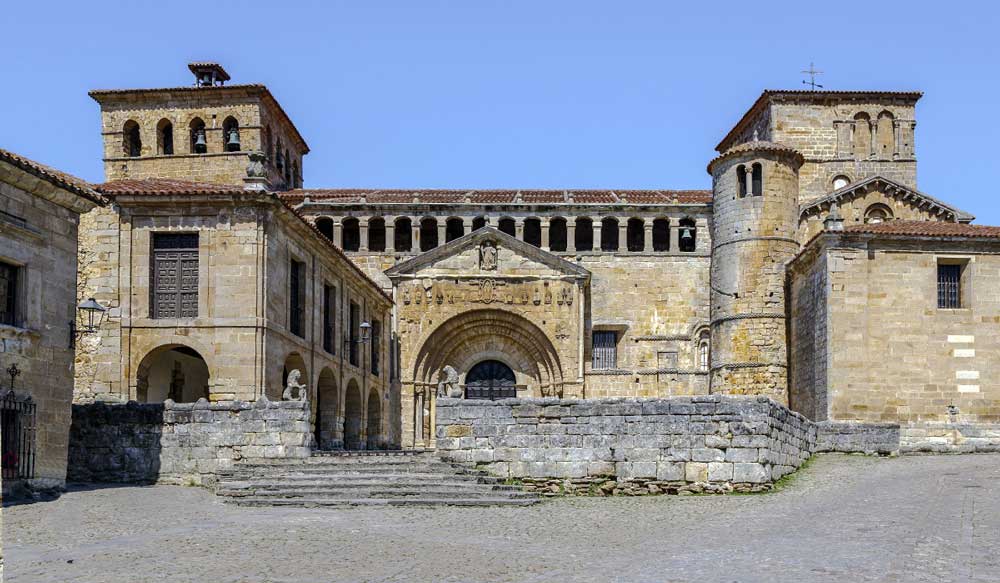 Qué visitar en Santillana del Mar: Un hechizo medieval