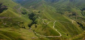 Rutas de montaña en coche: ¡Será un viaje movidito!