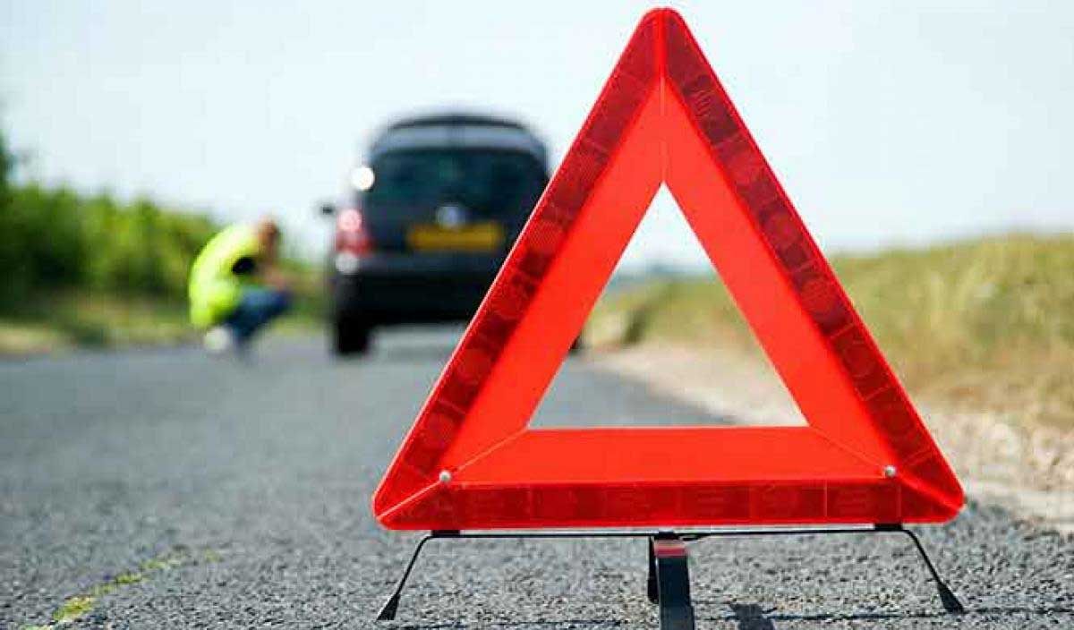 Los triángulos del coche: ¿Sabes que tienen los días contados?