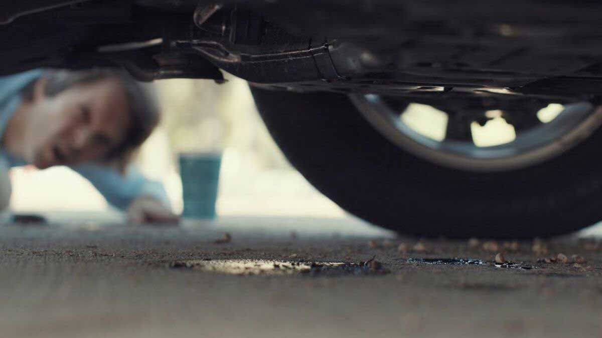 ¿Por qué hay manchas debajo del coche?