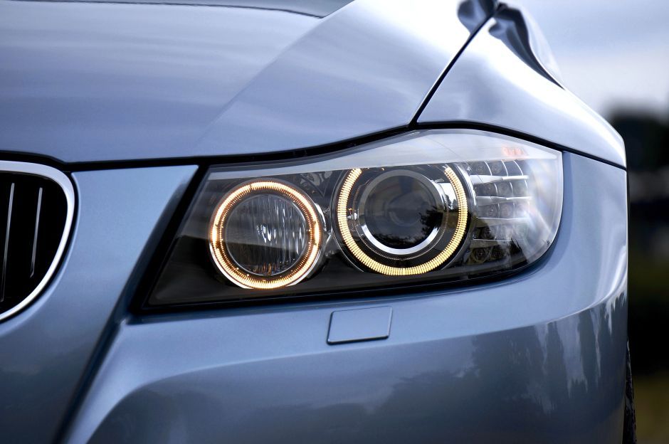 Cómo pulir los faros del coche: No pierdas visibilidad en carretera