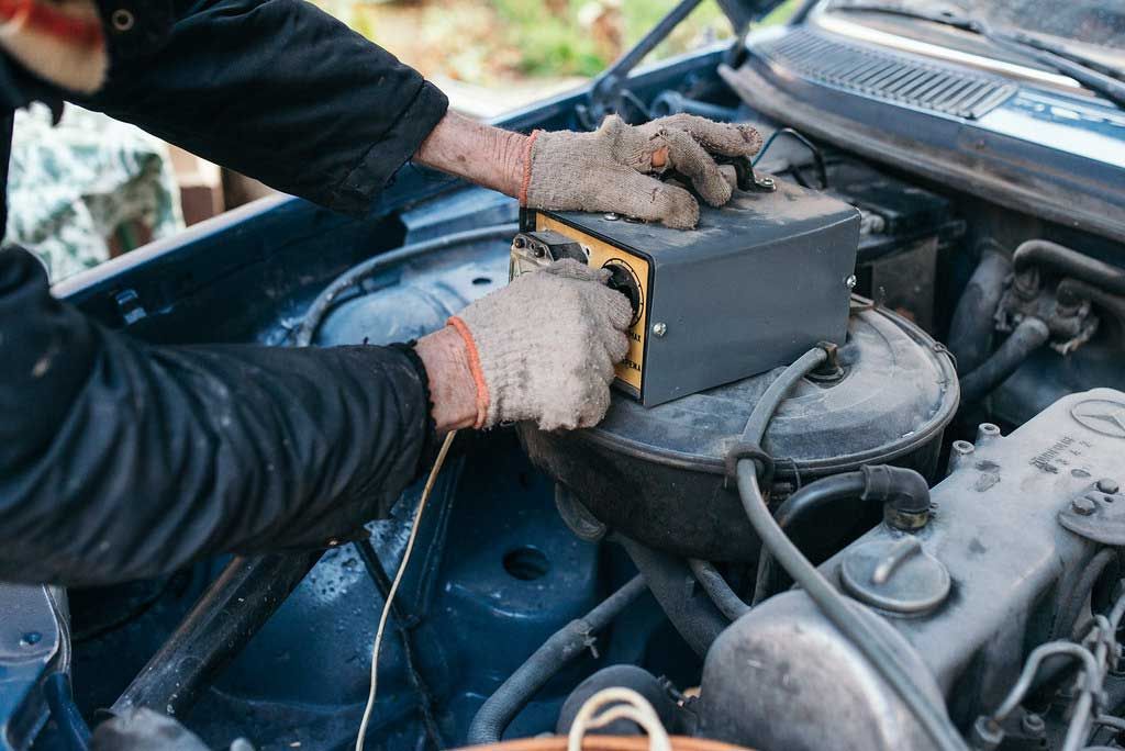 ¿Cuánto dura la batería de un coche?: No descuides el mantenimiento