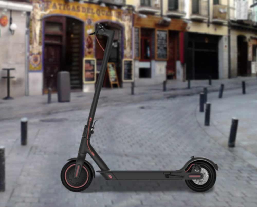 ¿Qué hacer si chocas con un patinete eléctrico mientras conduces?