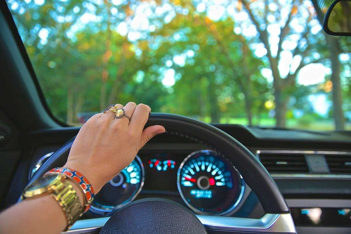 La dirección asistida del coche: Descubre todo lo que hace por ti