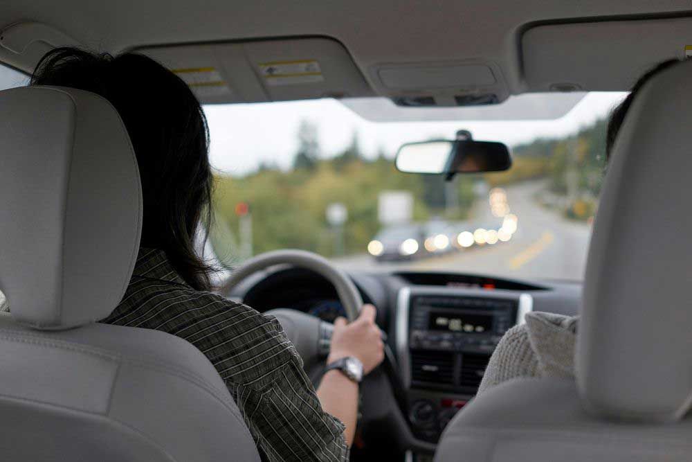 Conducir con auriculares: Todo un peligro en carretera