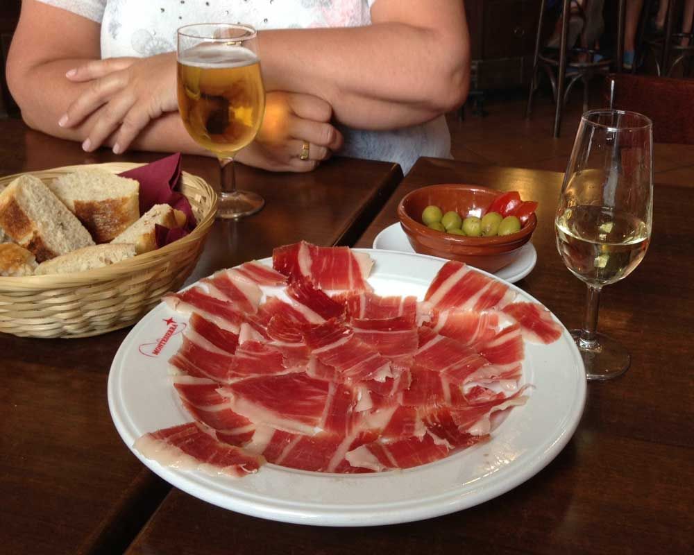 Rutas del Jamón Ibérico: Un viaje para chuparse los dedos