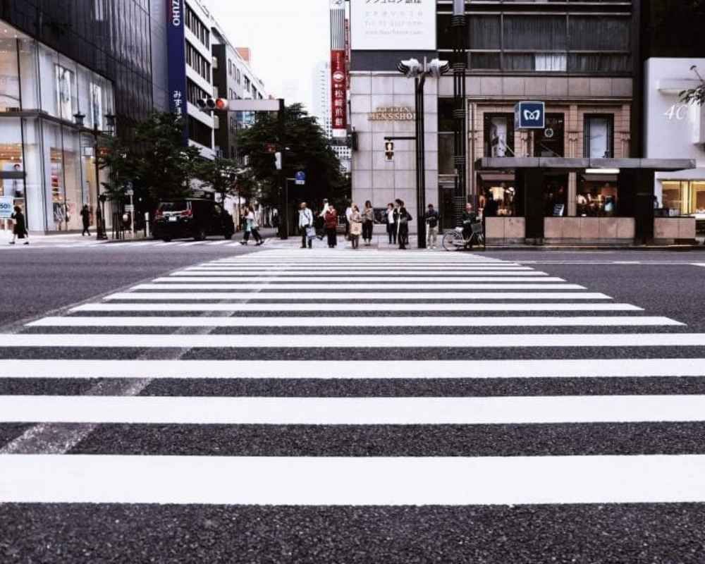 Qué hacer en un paso de cebra: Es cuestión de prioridad